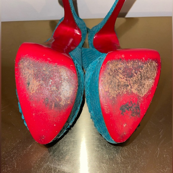 Christian Louboutin teal Embossed Slingback Platforms. Lightly worn. - Picture 4 of 4